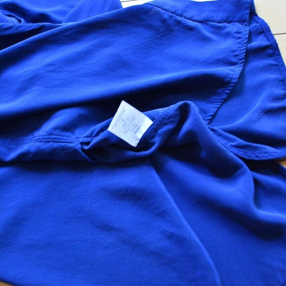 Vince 100% silk Blouse Size 2 Navy - Picture 8 of 10